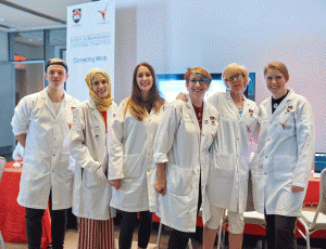 Carleton Neuroscience Students pose for photo.