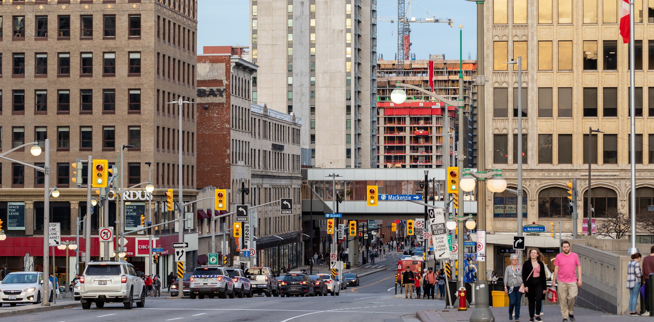 A photo of busy Rideau Street