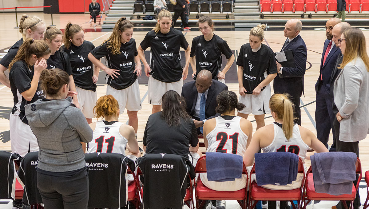 Carleton Women Surge on the Court