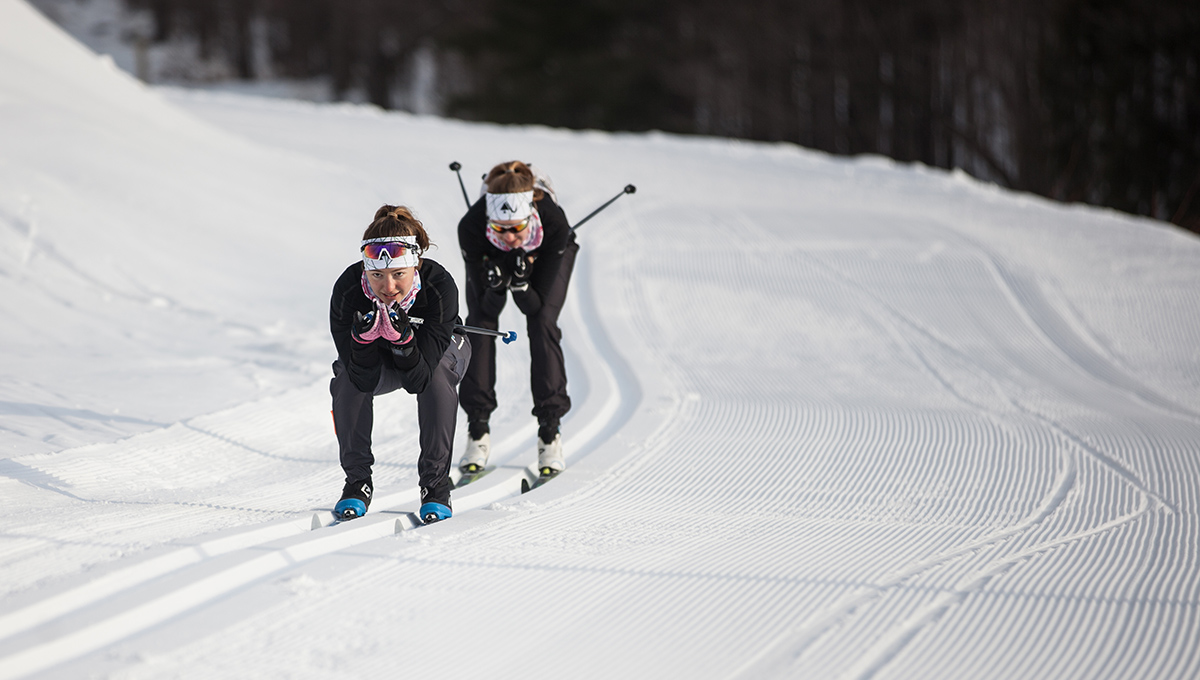 Carleton Ravens cross-country skiers in action