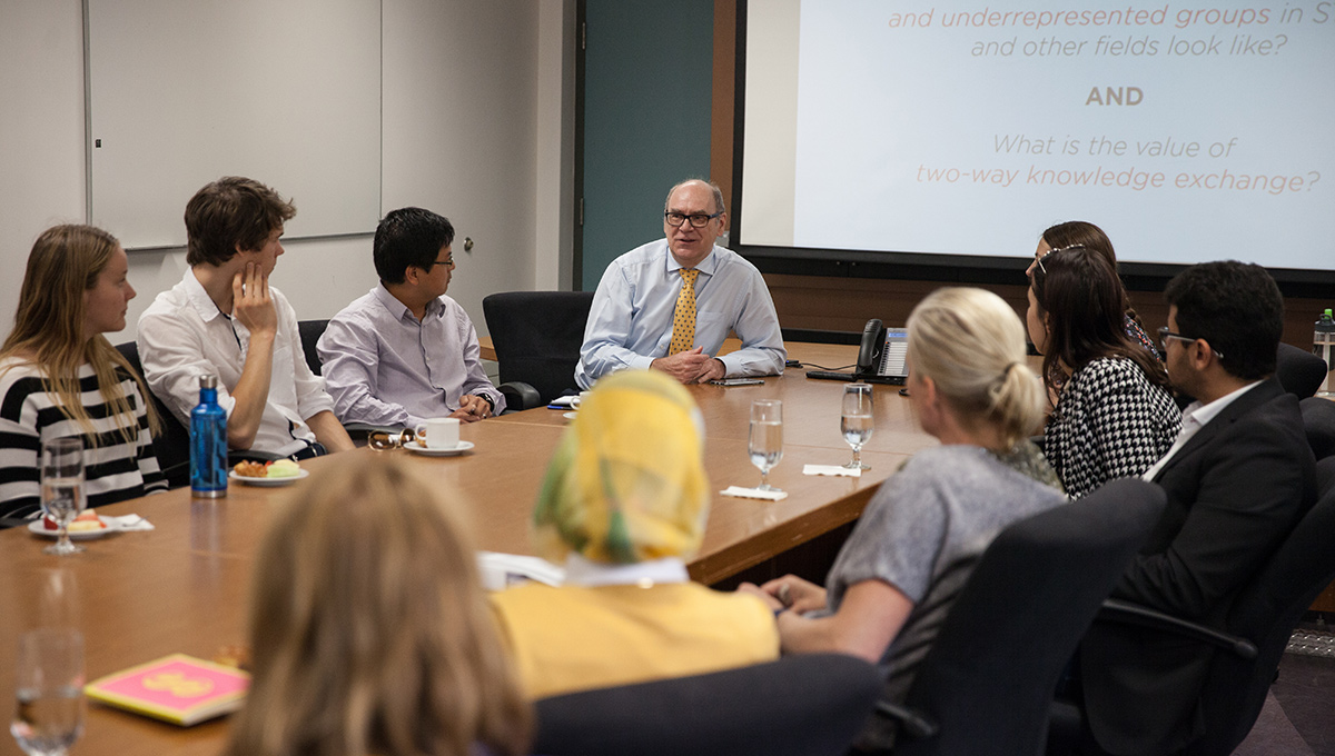 Environment Minister Meets with Carleton Engineering Students to Discuss Diversity