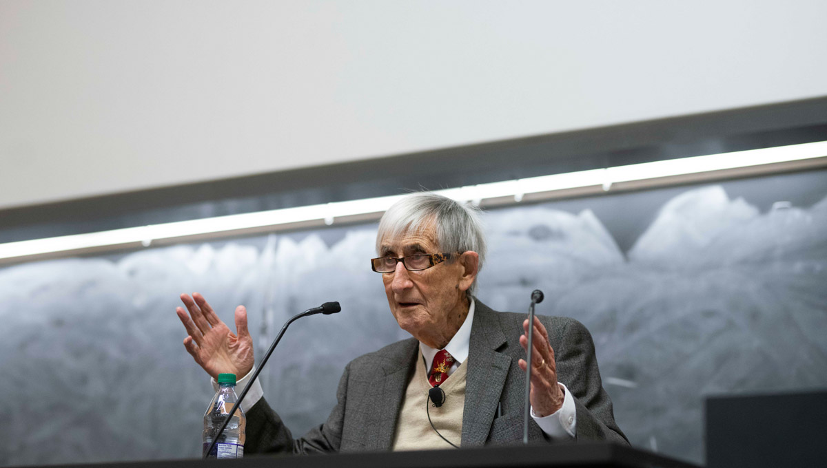 Carleton University’s Faculty of Science and the School of Mathematics and Statistics hosted the 2018 Herzberg Lecture, Biological and Cultural Evolution: Six Characters in Search of an Author, presented by celebrated mathematician and theoretical physicist, Freeman Dyson.