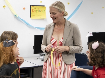 Photo for the news post: Minister Catherine McKenna Visits Carleton’s Virtual Ventures