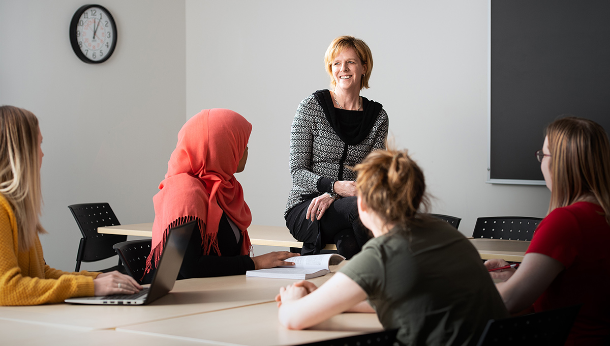 Photo of 3M National Teaching Fellowship winner Sarah Todd (Carleton University)