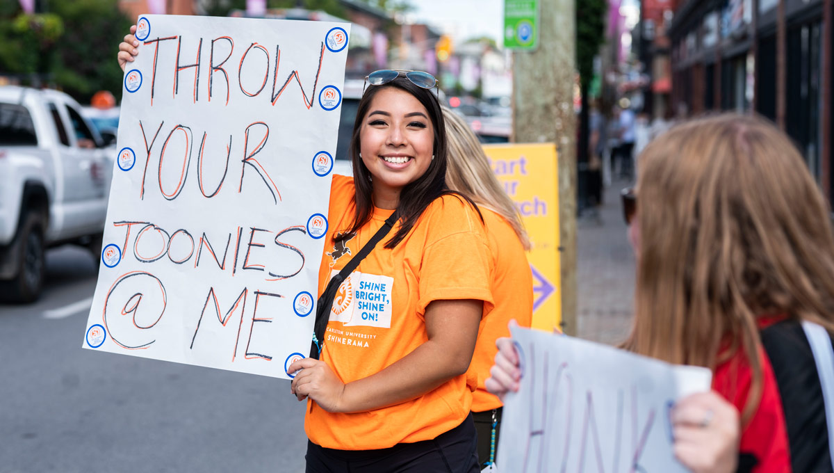 New students took to the streets of Ottawa on Sept. 7, 2018 for the annual Shinerama Fundraiser in support of cystic fibrosis research.
