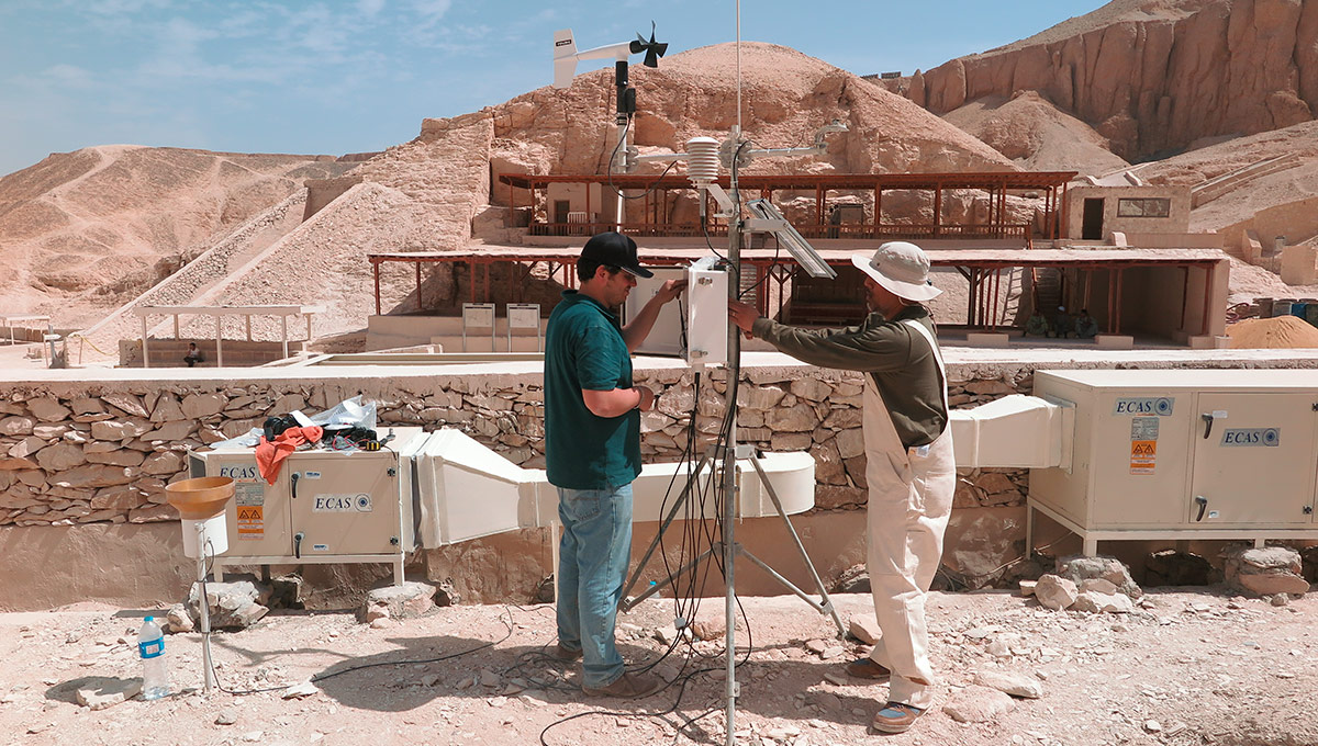 Documenting the Tomb of King Tutankhamen