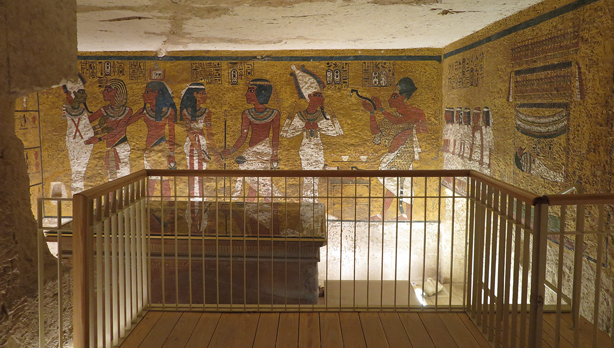 Documenting the Tomb of King Tutankhamen